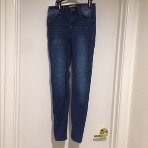 JOLT DARK WASH SKINNY JEANS SIZE 00